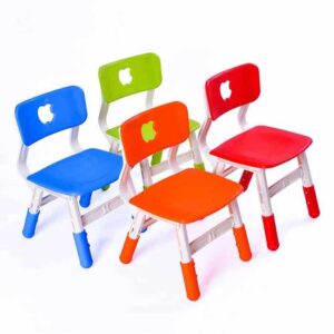 Chaise de maternelle disponible en plusieurs couleurs